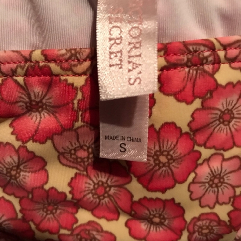🧜♀️ Vintage Victoria's Secret Tropical Sequin Bikini! - Picture 5 of 5